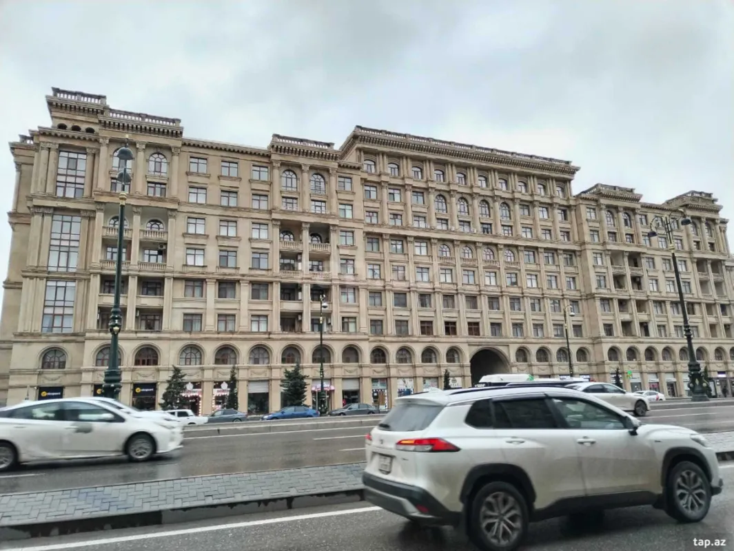 Satılır 3 otaqlı yeni tikili 120 m²