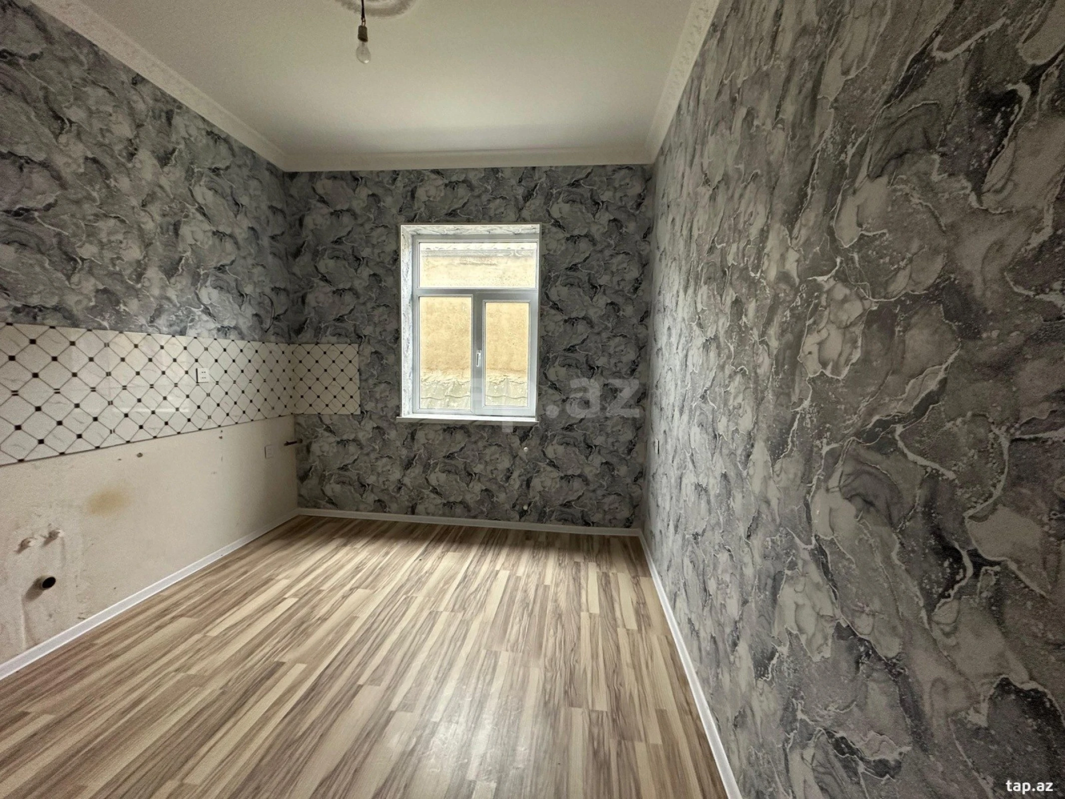 Satılır 4 otaqlı həyət evi