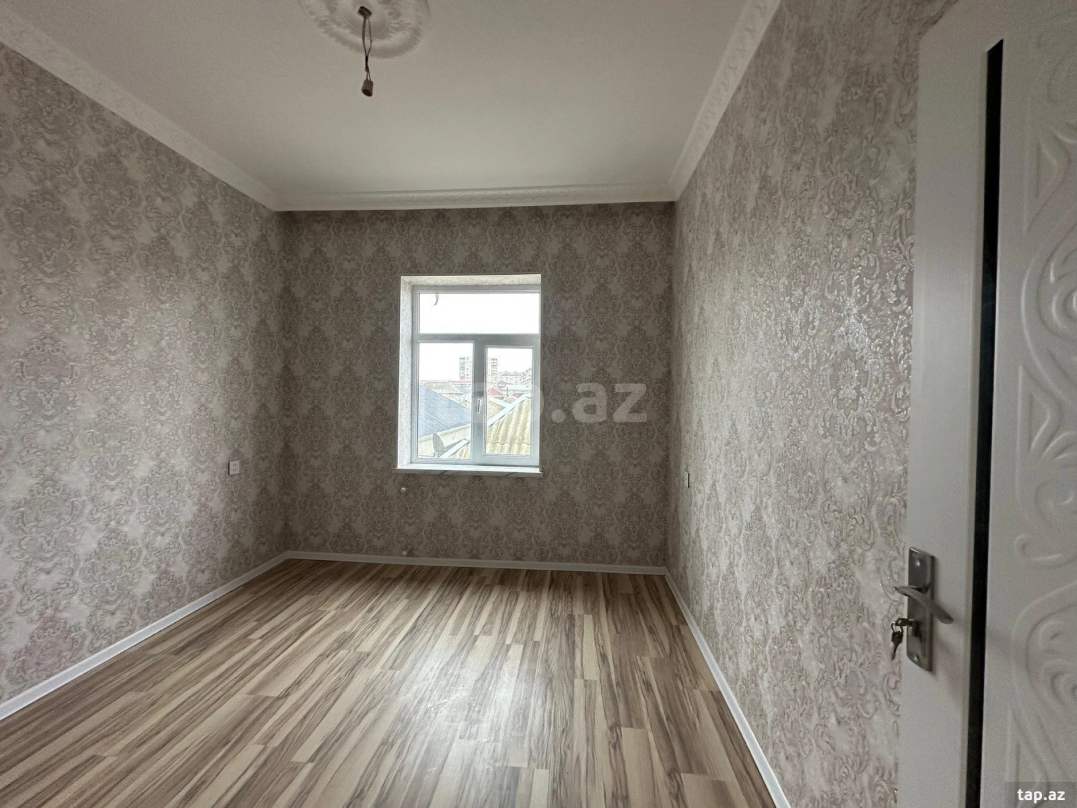 Satılır 4 otaqlı həyət evi