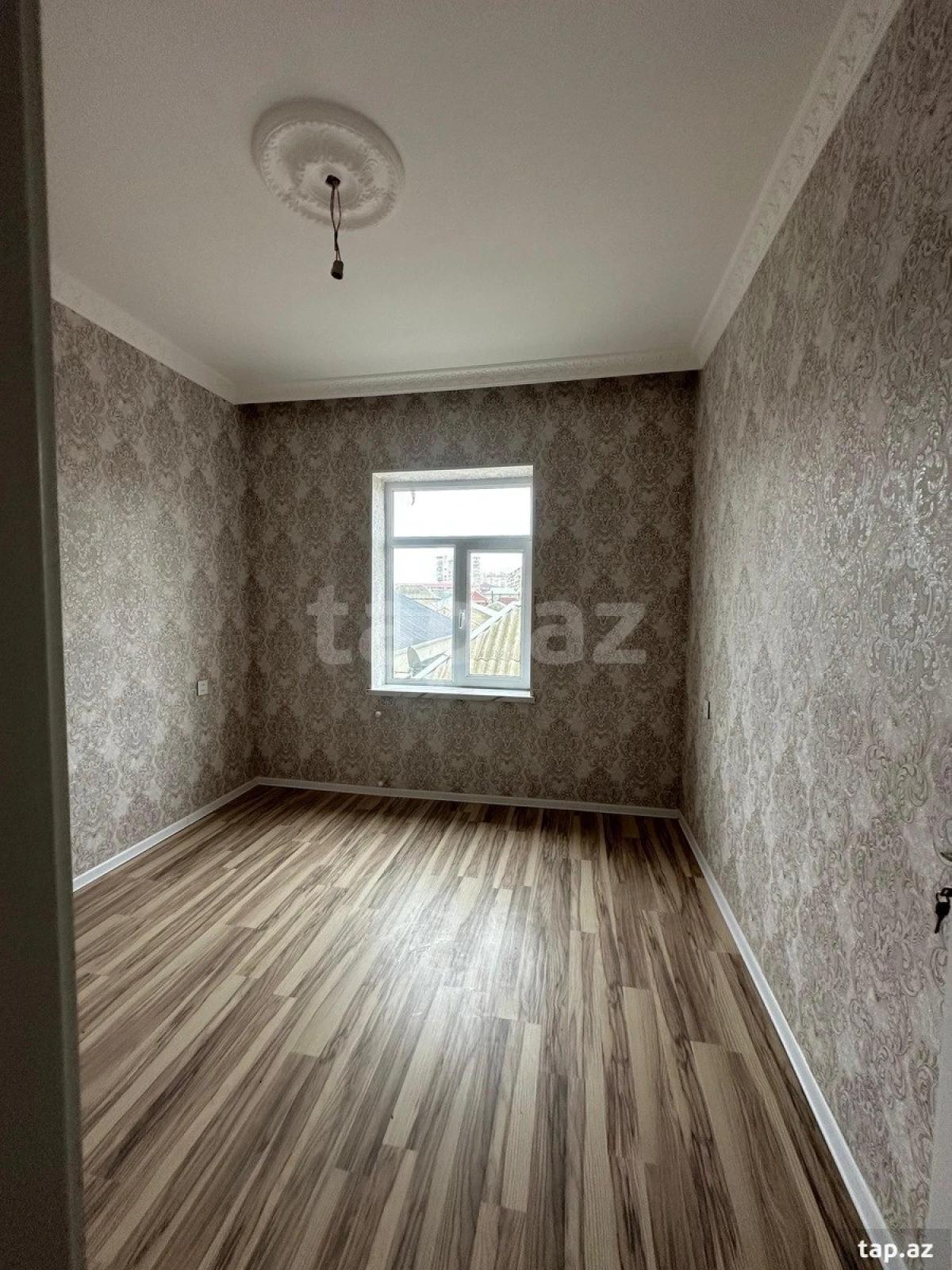 Satılır 4 otaqlı həyət evi