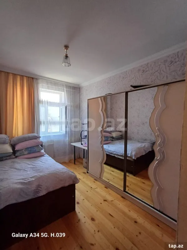 Satılır 4 otaqlı həyət evi