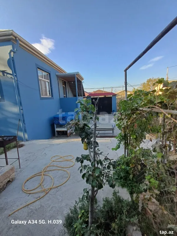Satılır 4 otaqlı həyət evi