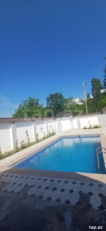 Kirayə verilir 4 otaqlı həyət evi