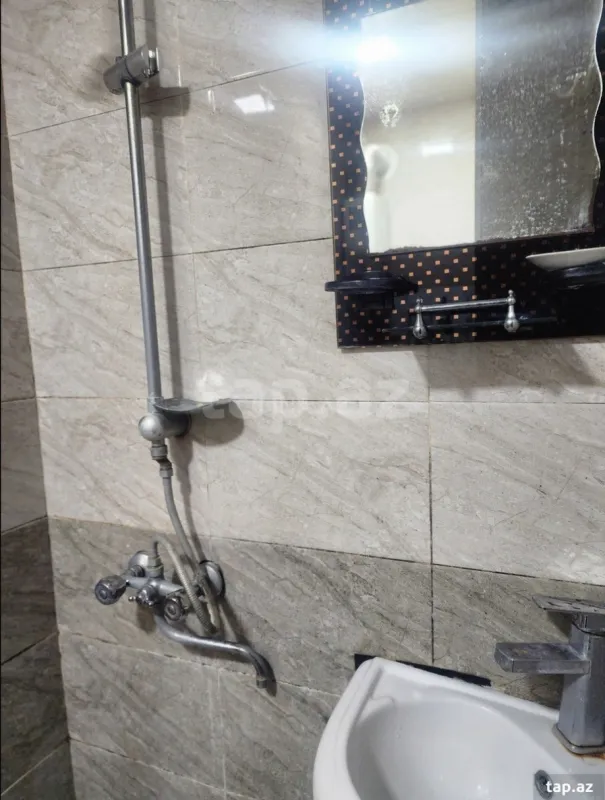 Kirayə verilir 2 otaqlı mənzil 40 m²