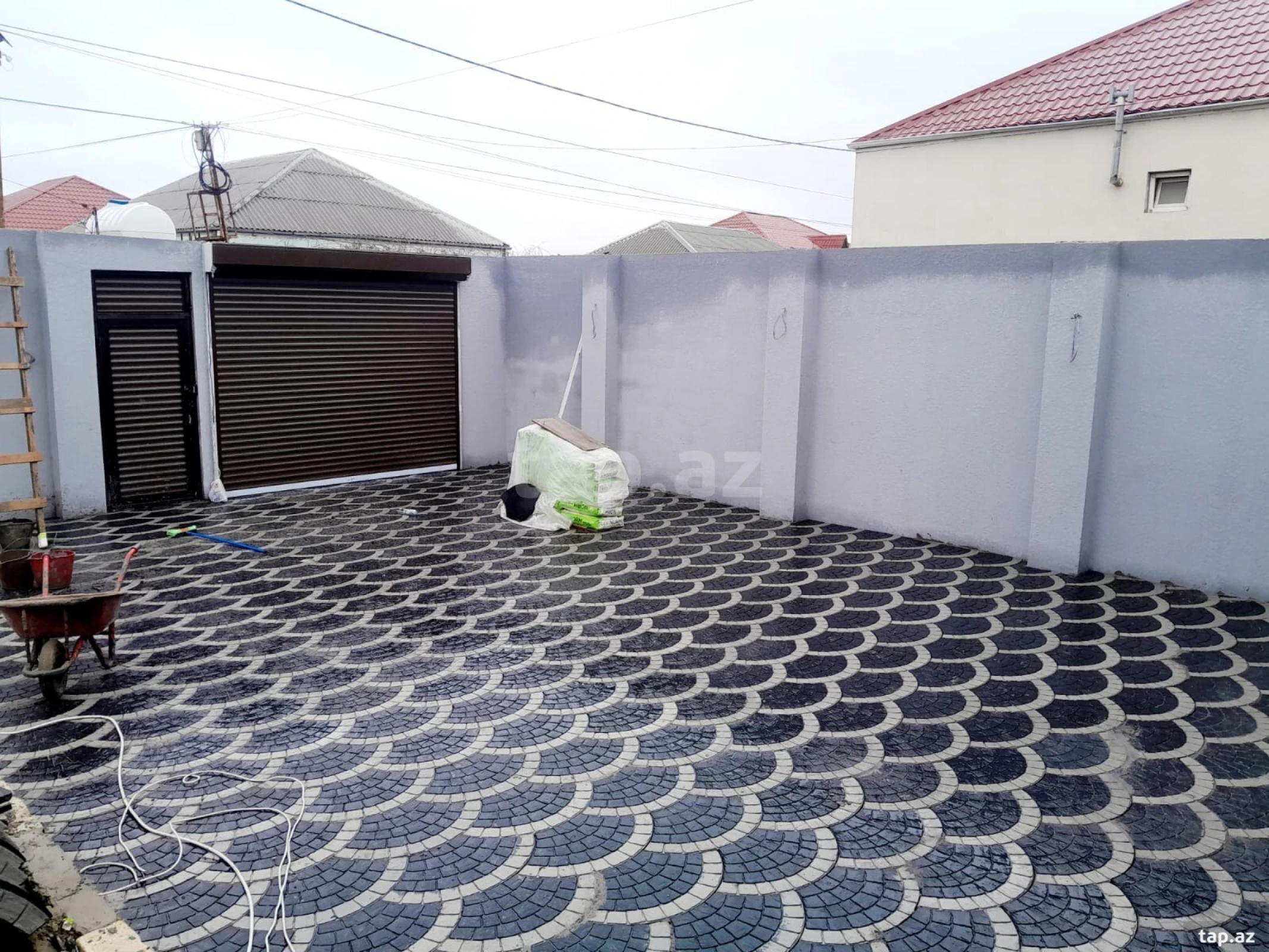 Satılır 3 otaqlı həyət evi