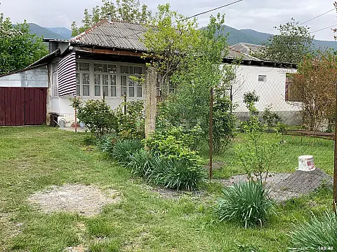Satılır 4 otaqlı həyət evi 200 m² — Oğuz 4 otaq 200.00 m²