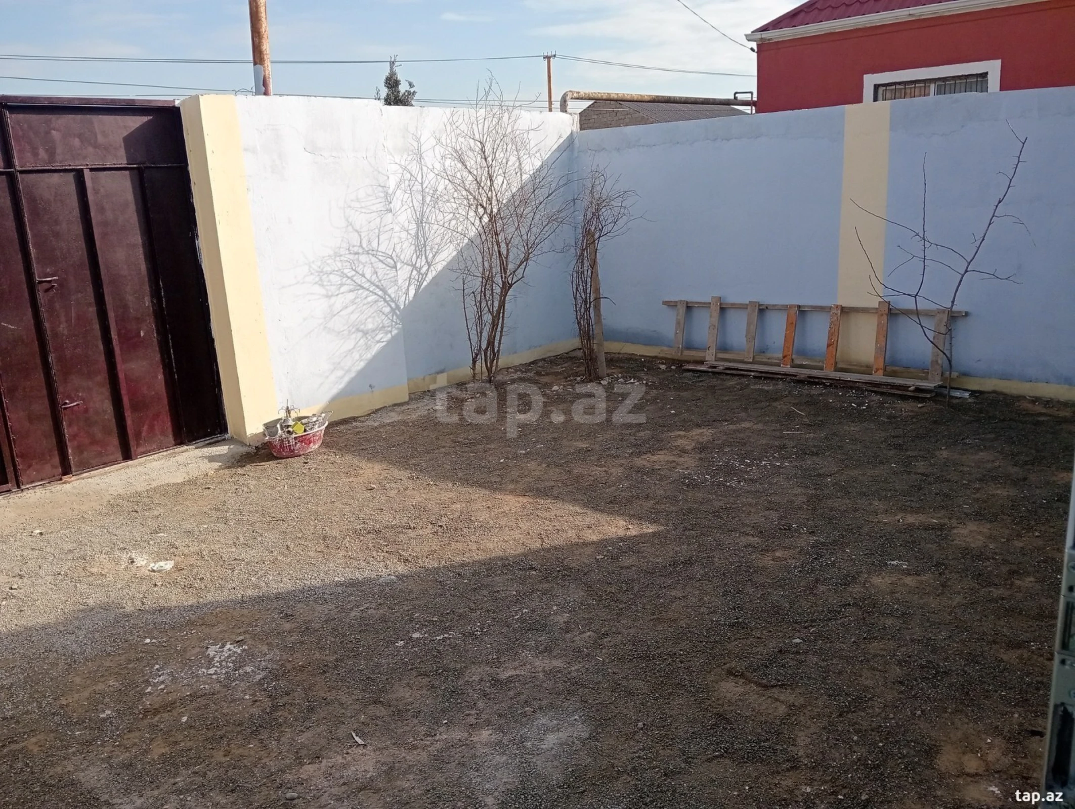 Satılır 3 otaqlı həyət evi