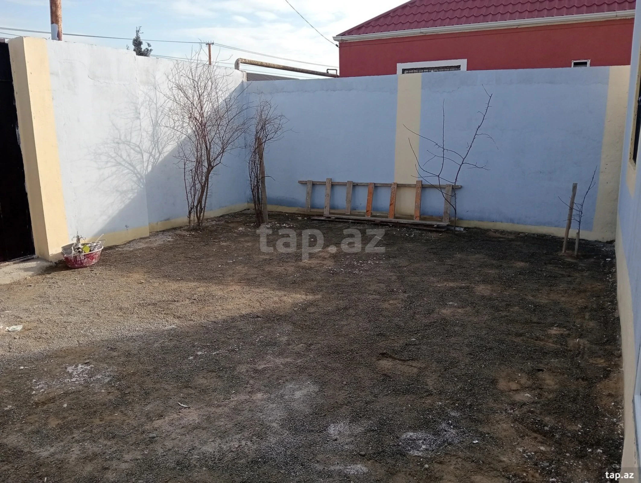 Satılır 3 otaqlı həyət evi