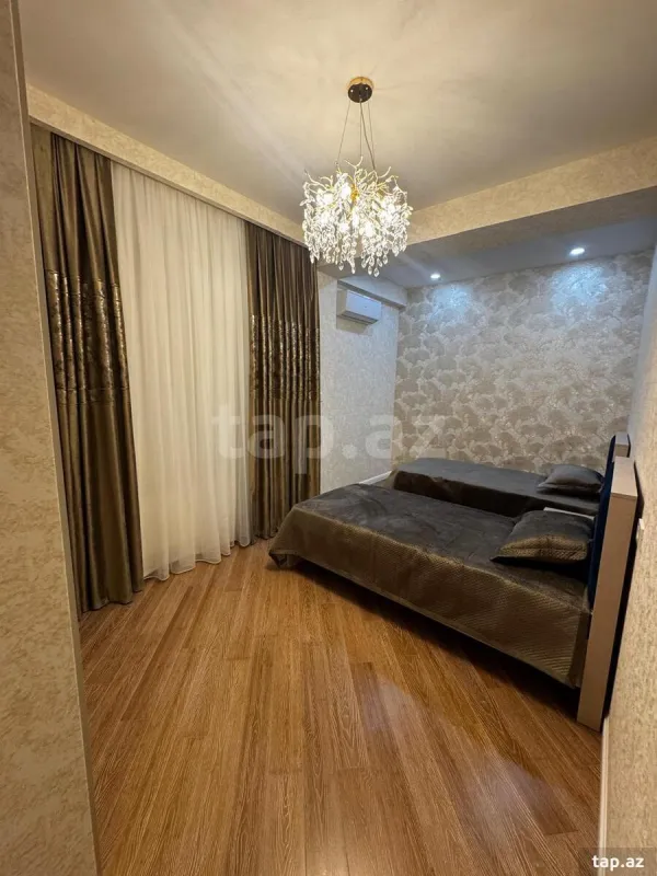 Satılır 3 otaqlı yeni tikili 125 m²