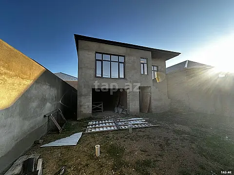 Satılır 6 otaqlı həyət evi 150 m²