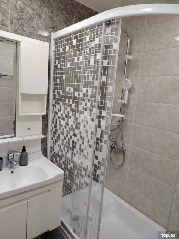 Kirayə verilir 2 otaqlı yeni tikili 65 m²