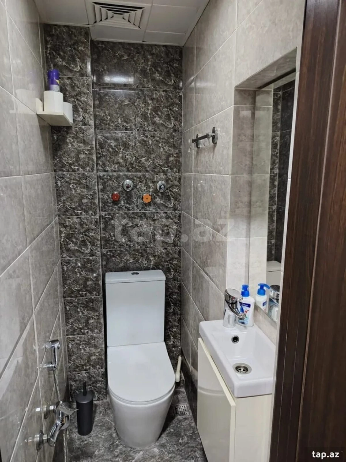 Kirayə verilir 2 otaqlı yeni tikili 65 m²