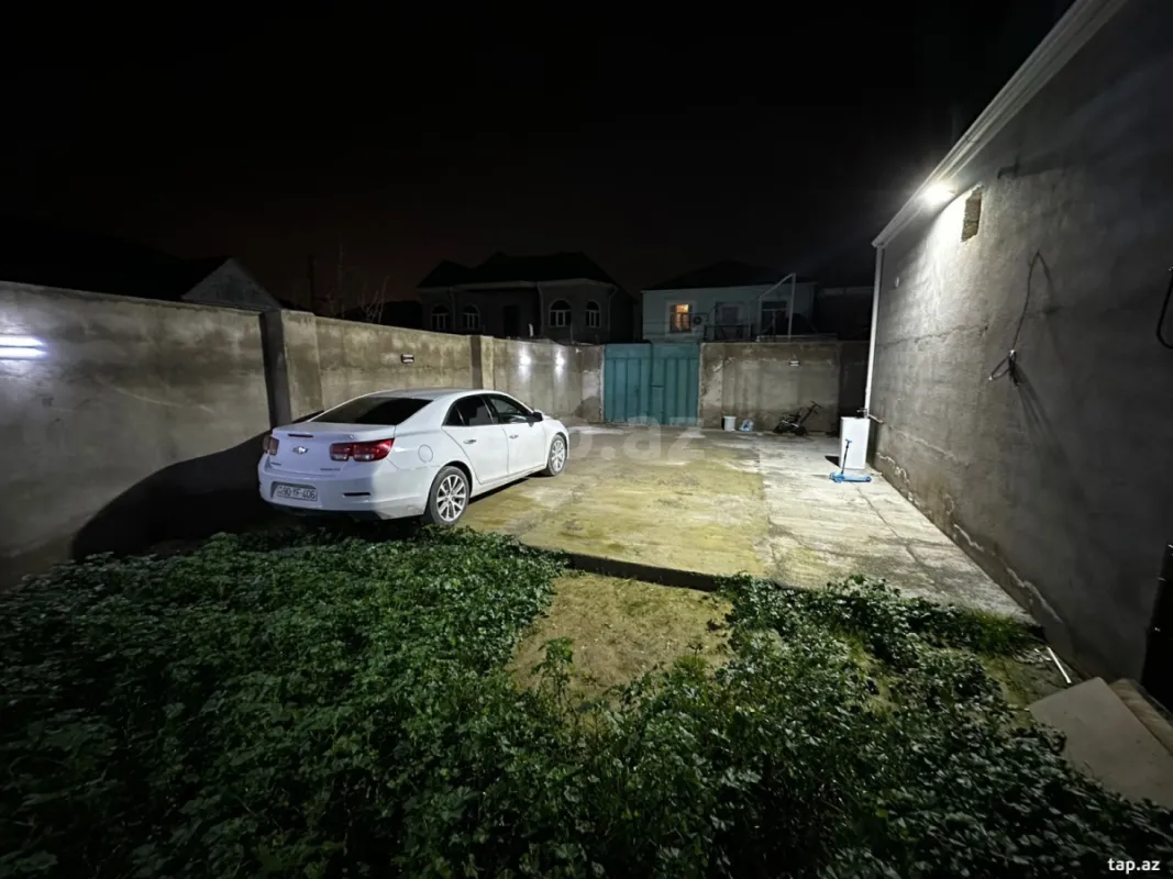 Satılır 4 otaqlı həyət evi