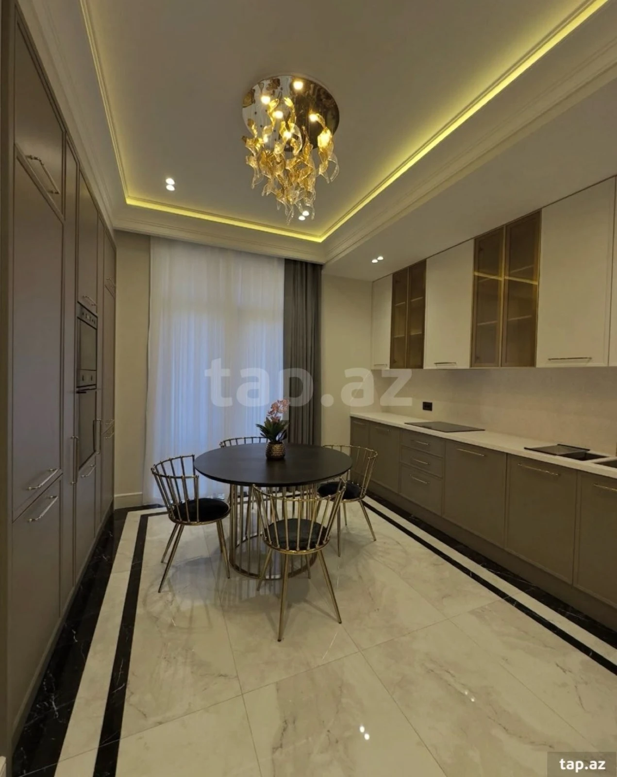 Satılır 3 otaqlı yeni tikili 100 m²