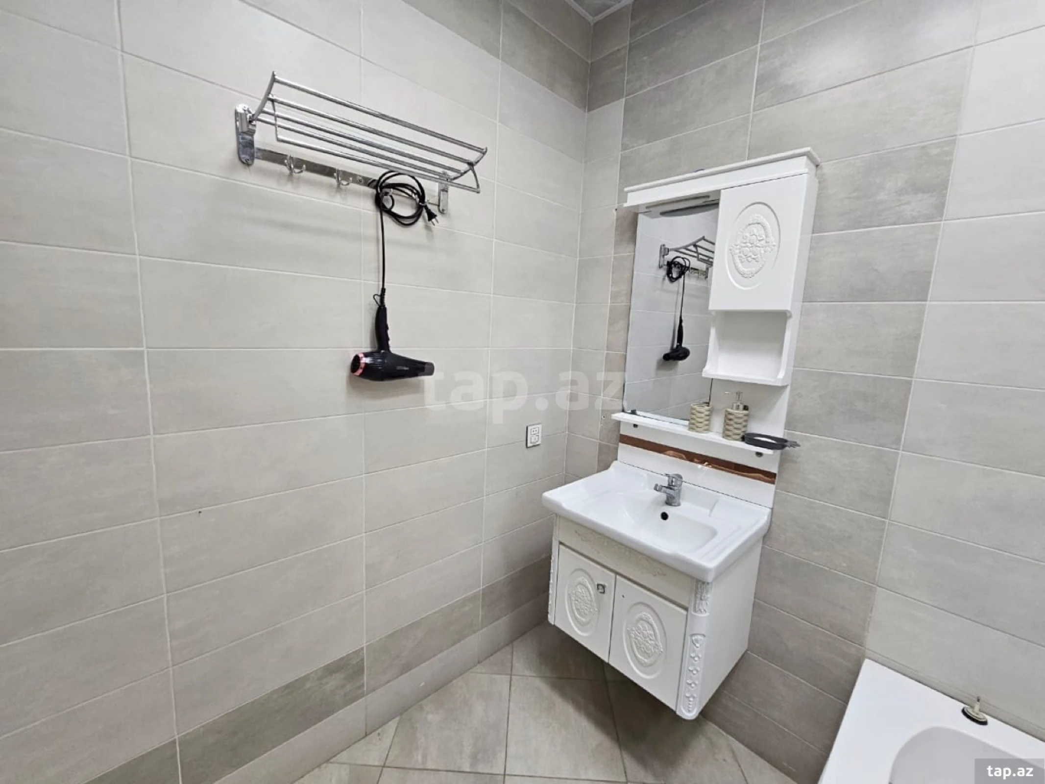 Kirayə verilir 5 otaqlı həyət evi