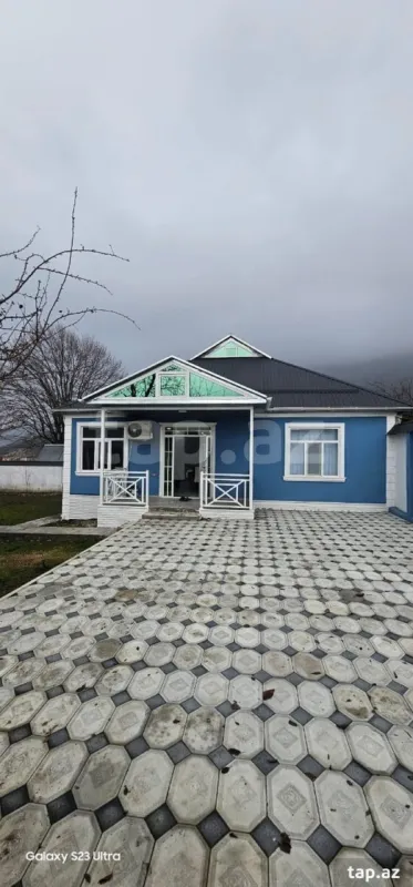 Kirayə verilir 3 otaqlı həyət evi