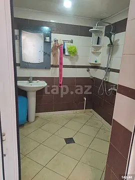 Kirayə verilir 1 otaqlı həyət evi