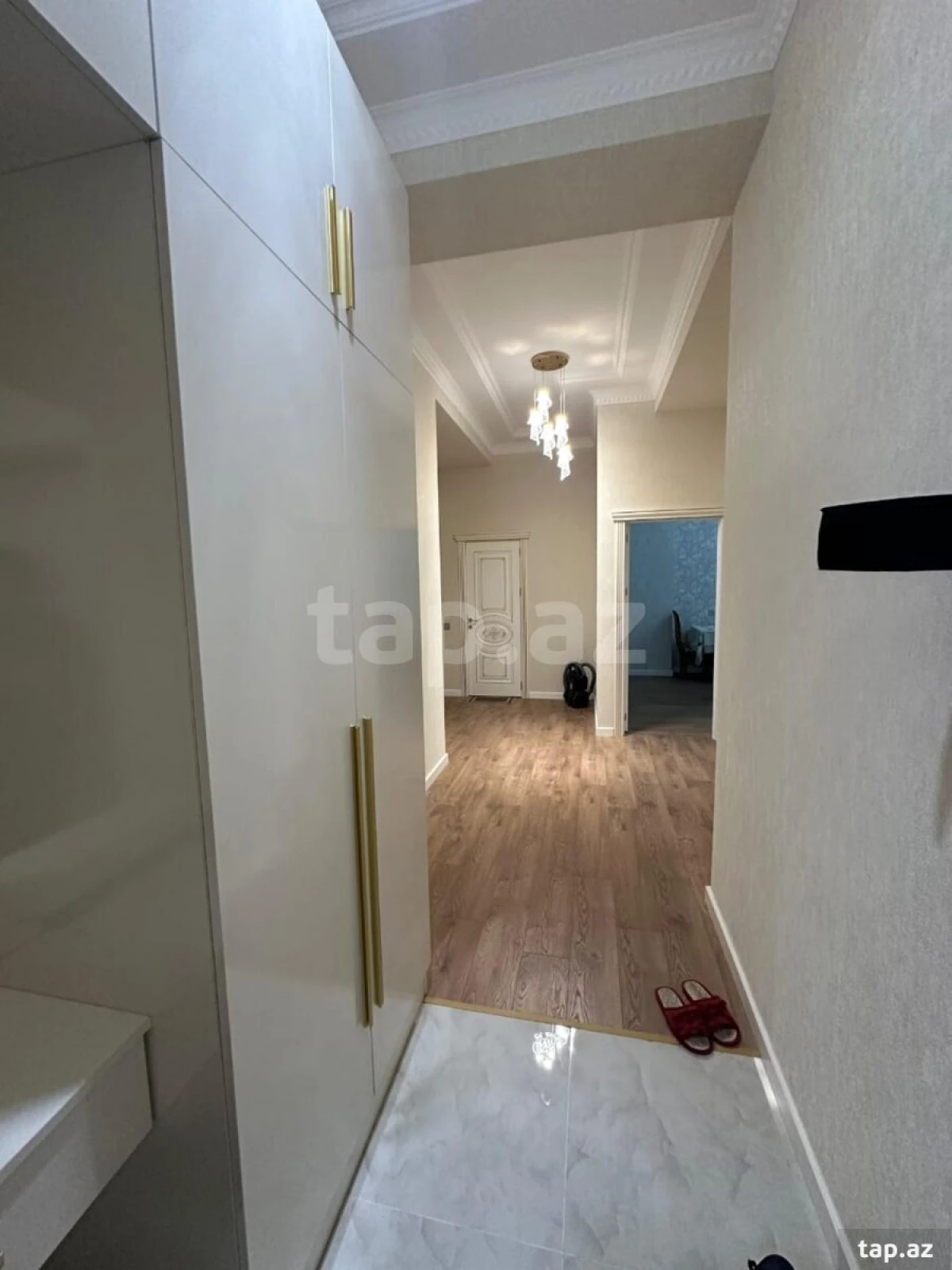 Kirayə verilir 3 otaqlı yeni tikili 100 m²