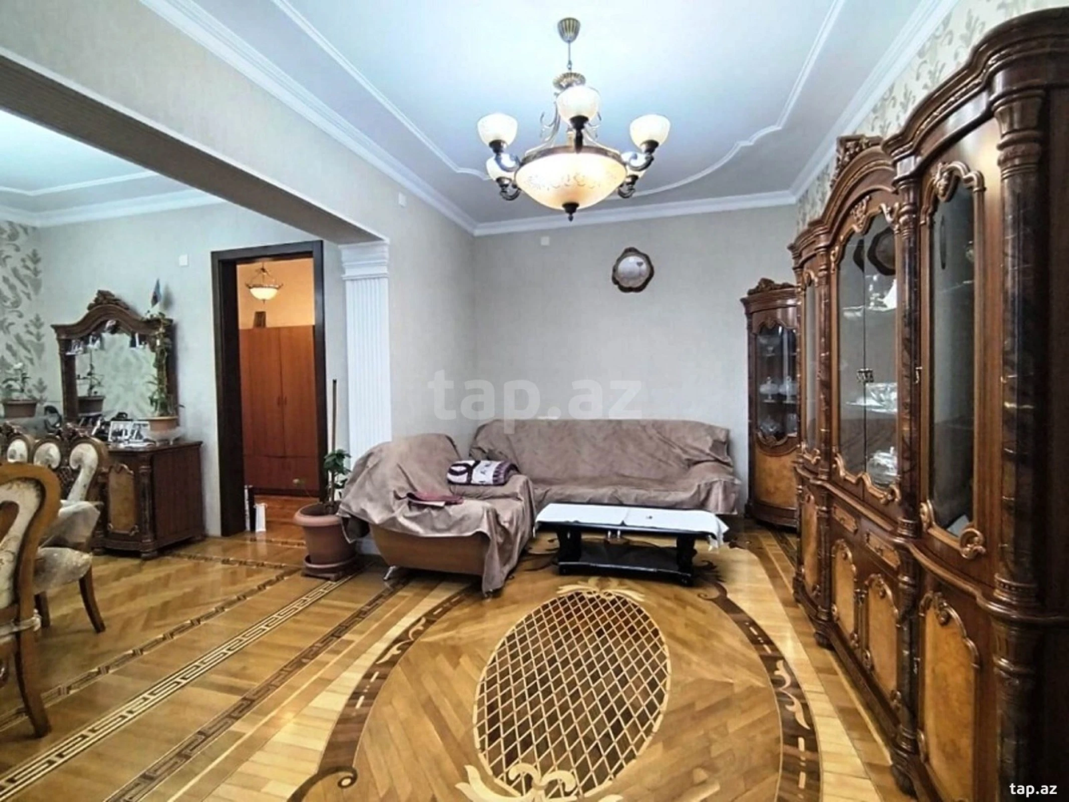 Satılır 5 otaqlı mənzil 150 m²