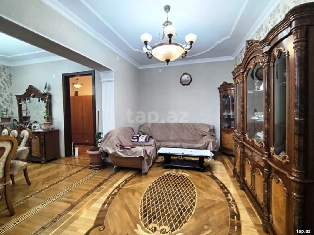Satılır 5 otaqlı mənzil 150 m²