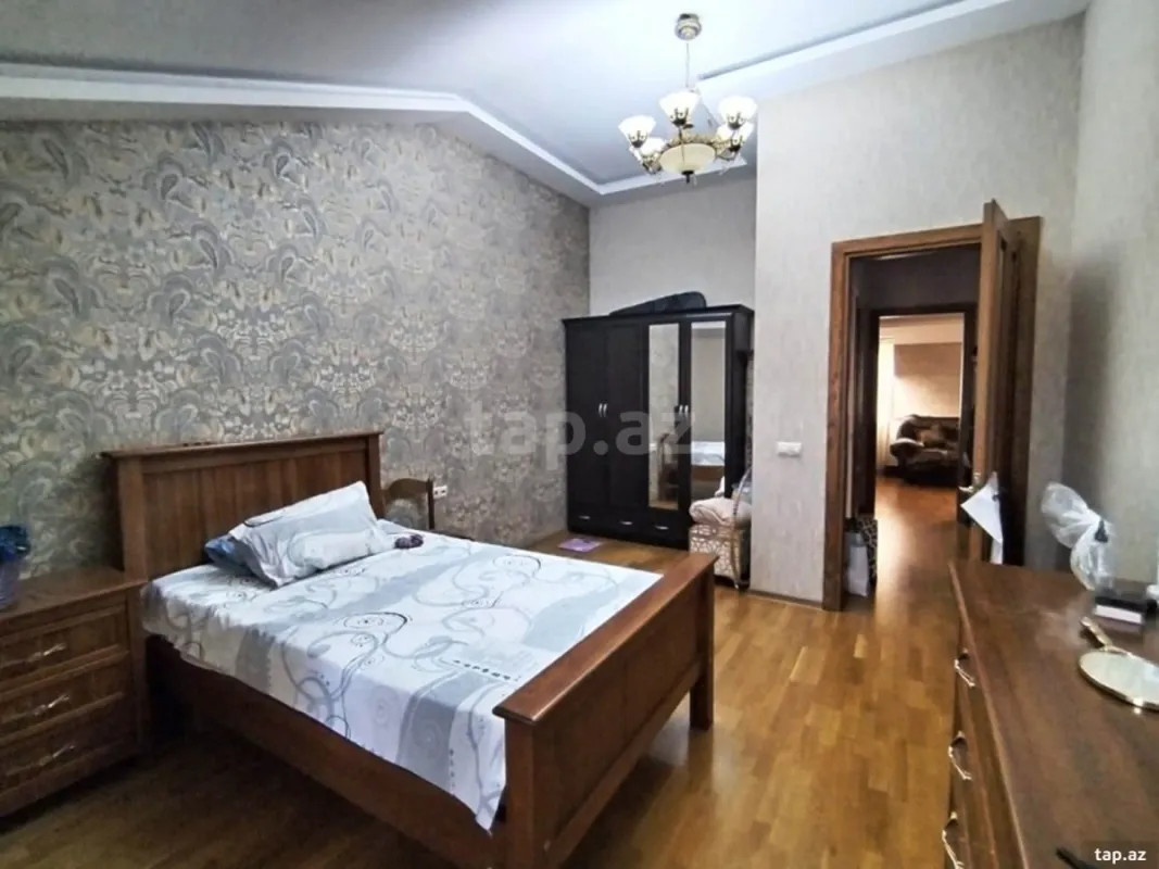 Satılır 5 otaqlı mənzil 150 m²
