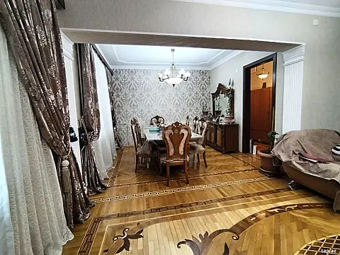 Satılır 5 otaqlı mənzil 150 m²