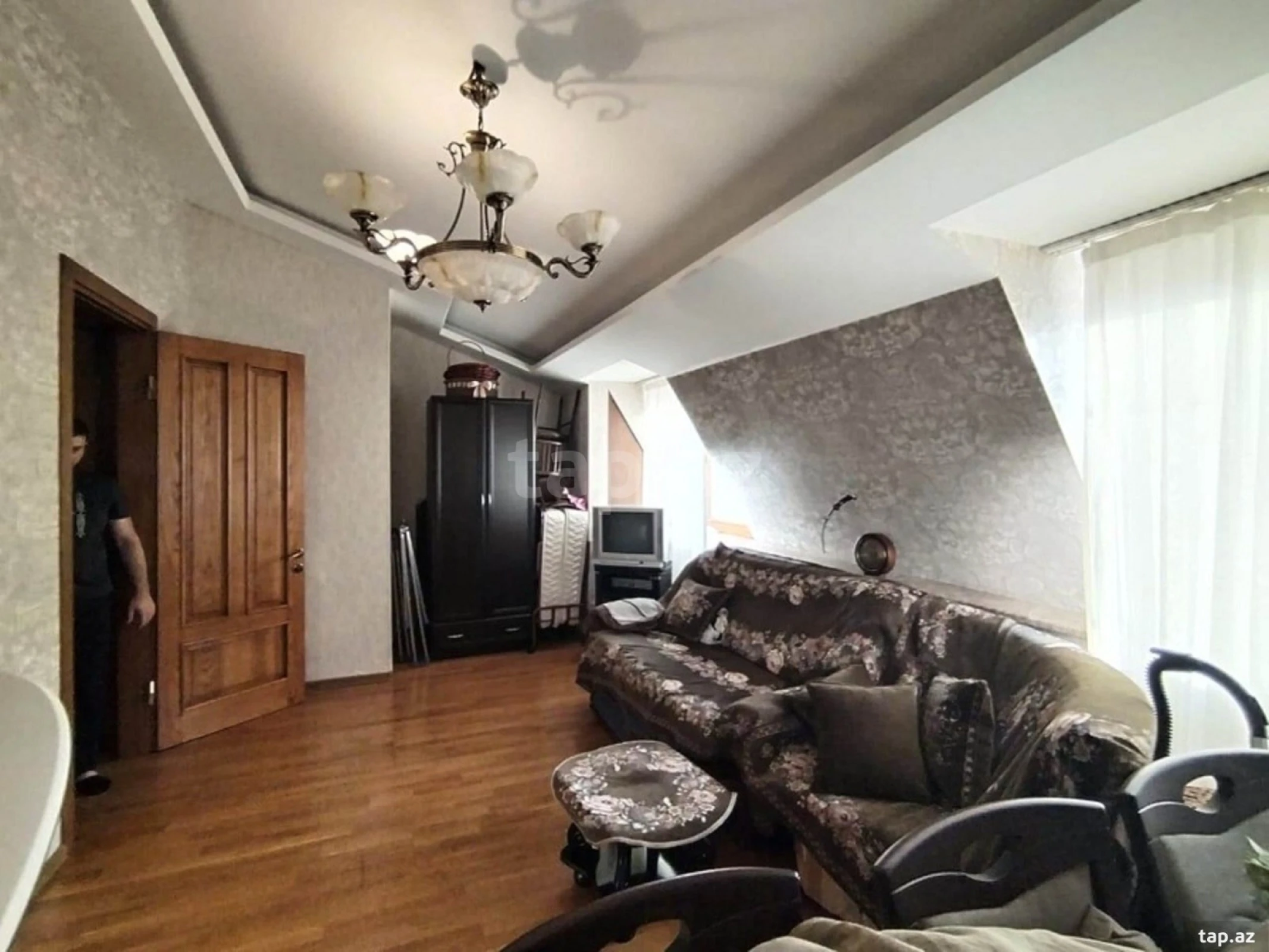 Satılır 5 otaqlı mənzil 150 m²