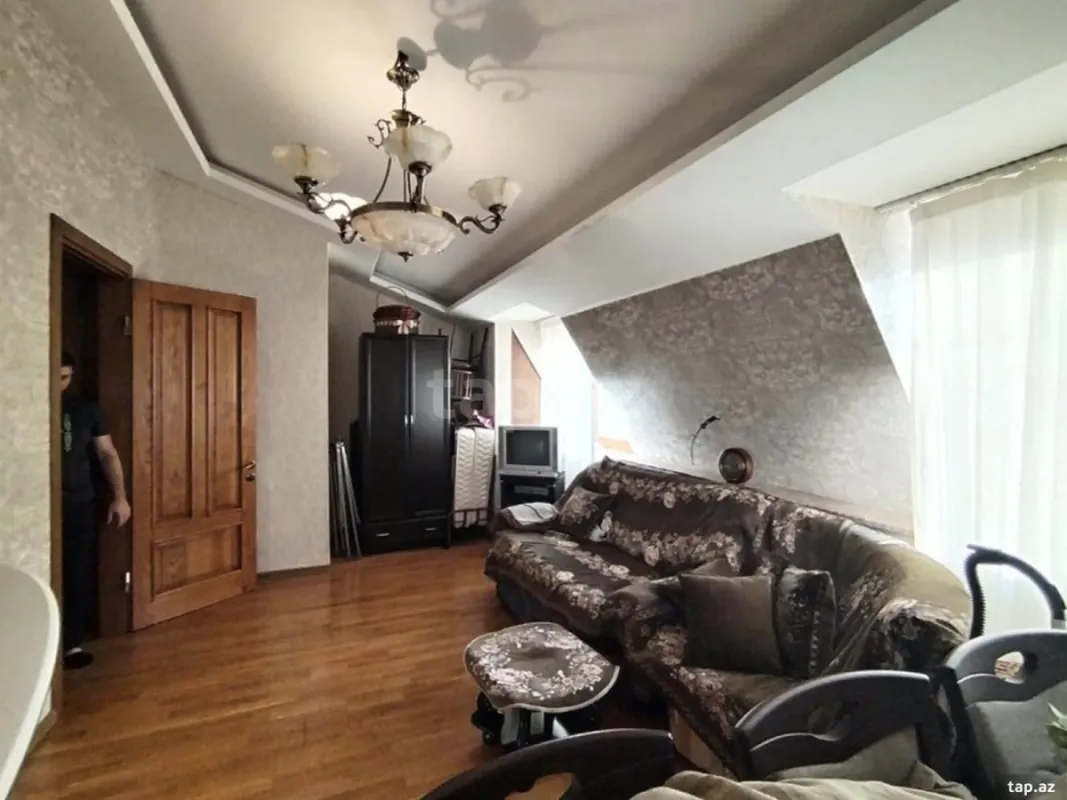 Satılır 5 otaqlı mənzil 150 m²