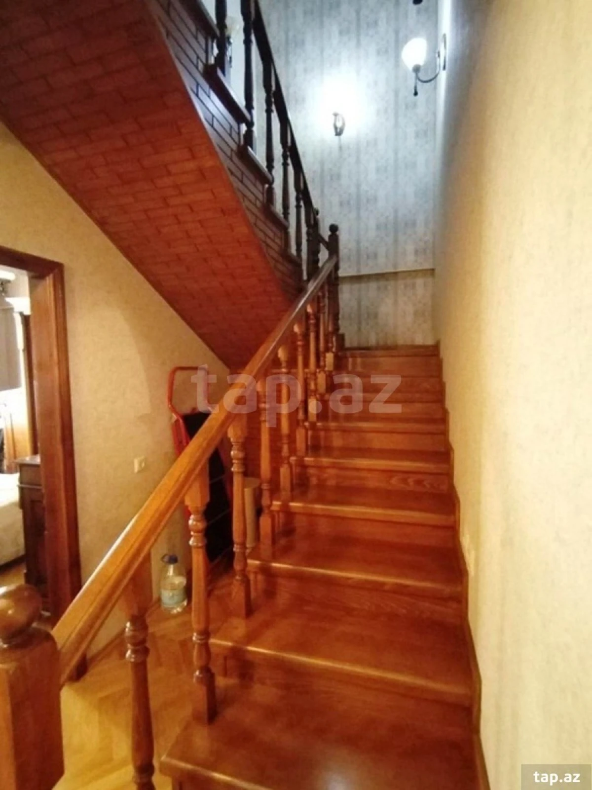 Satılır 5 otaqlı mənzil 150 m²