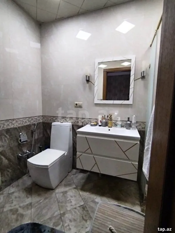 Satılır 5 otaqlı mənzil 150 m²