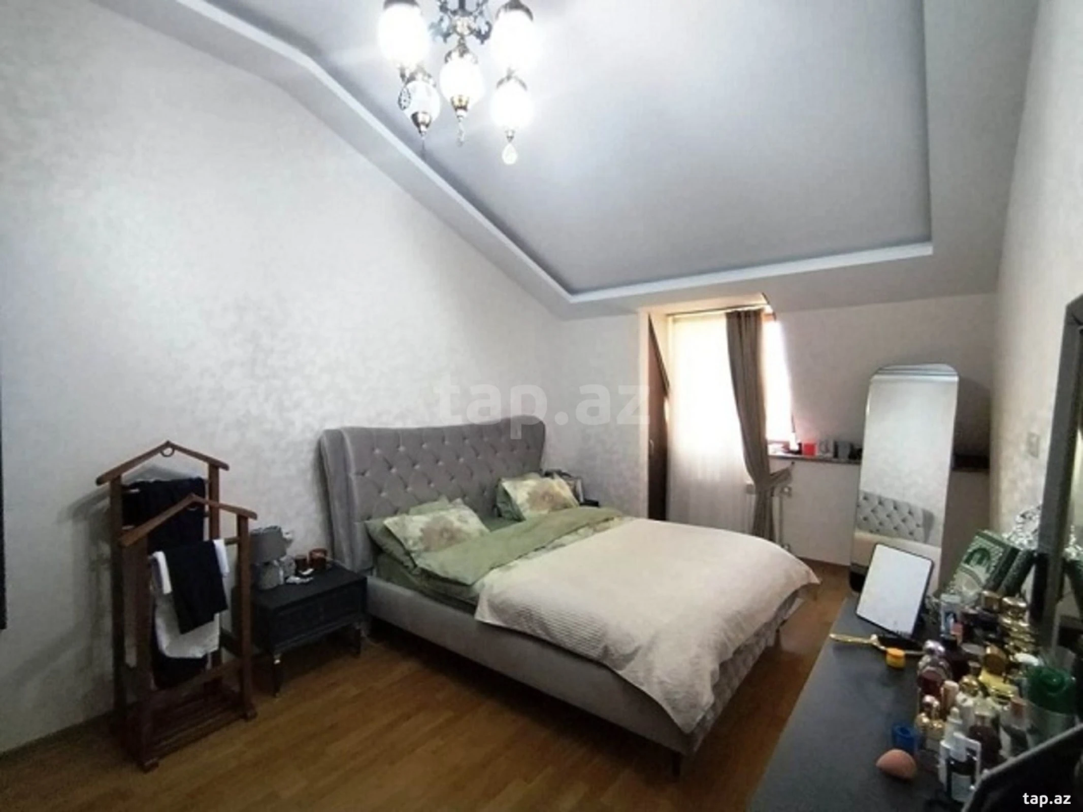 Satılır 5 otaqlı mənzil 150 m²