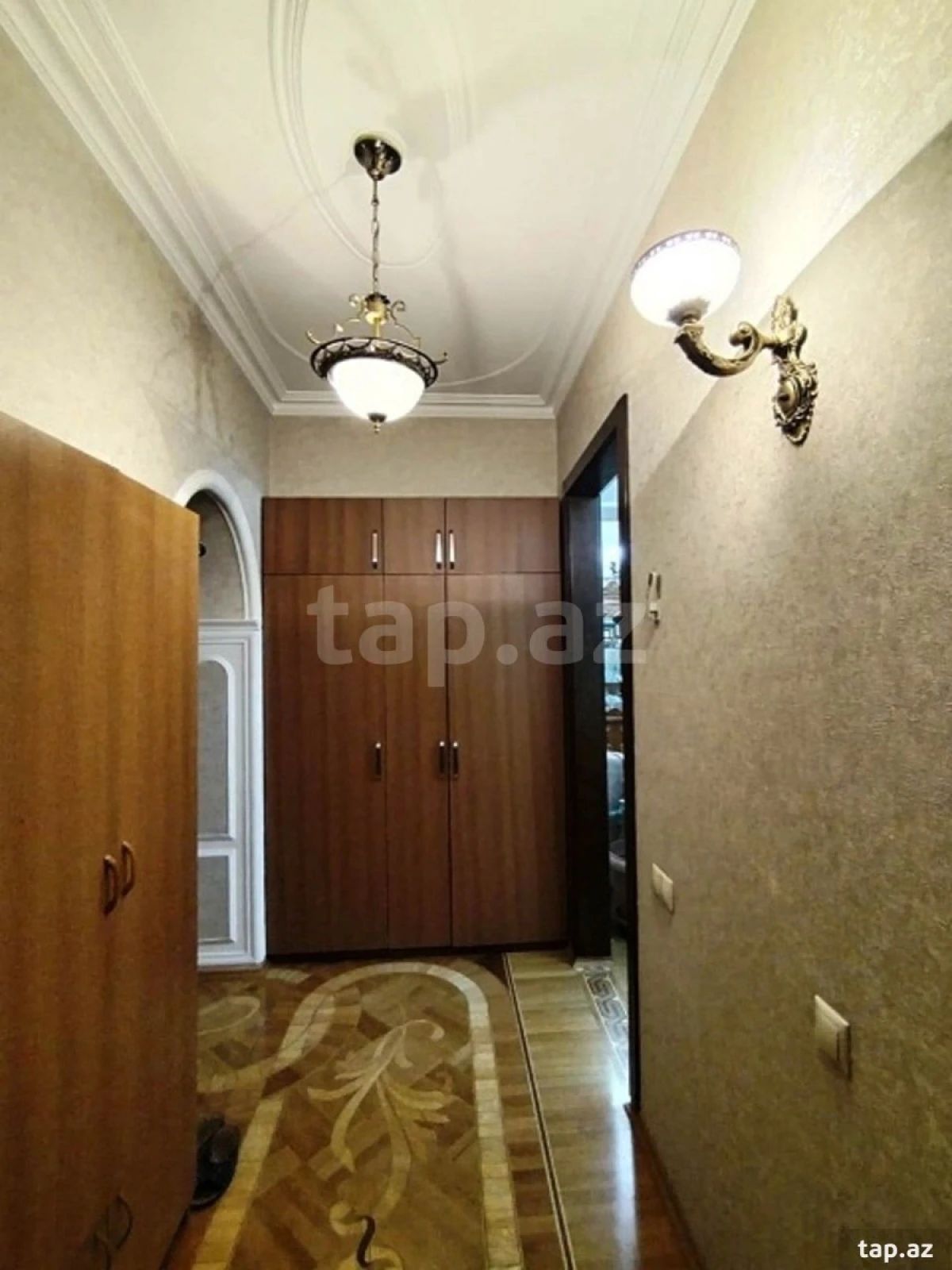 Satılır 5 otaqlı mənzil 150 m²