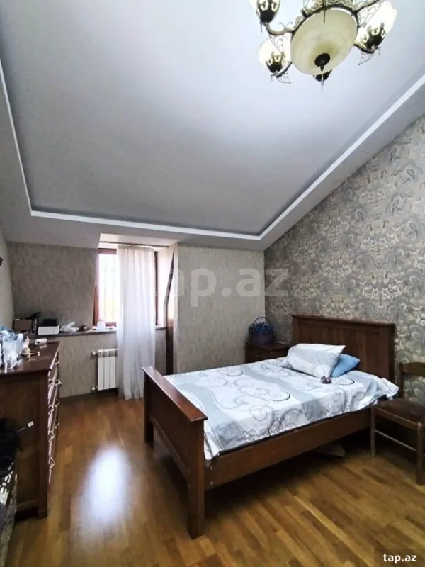 Satılır 5 otaqlı mənzil 150 m²