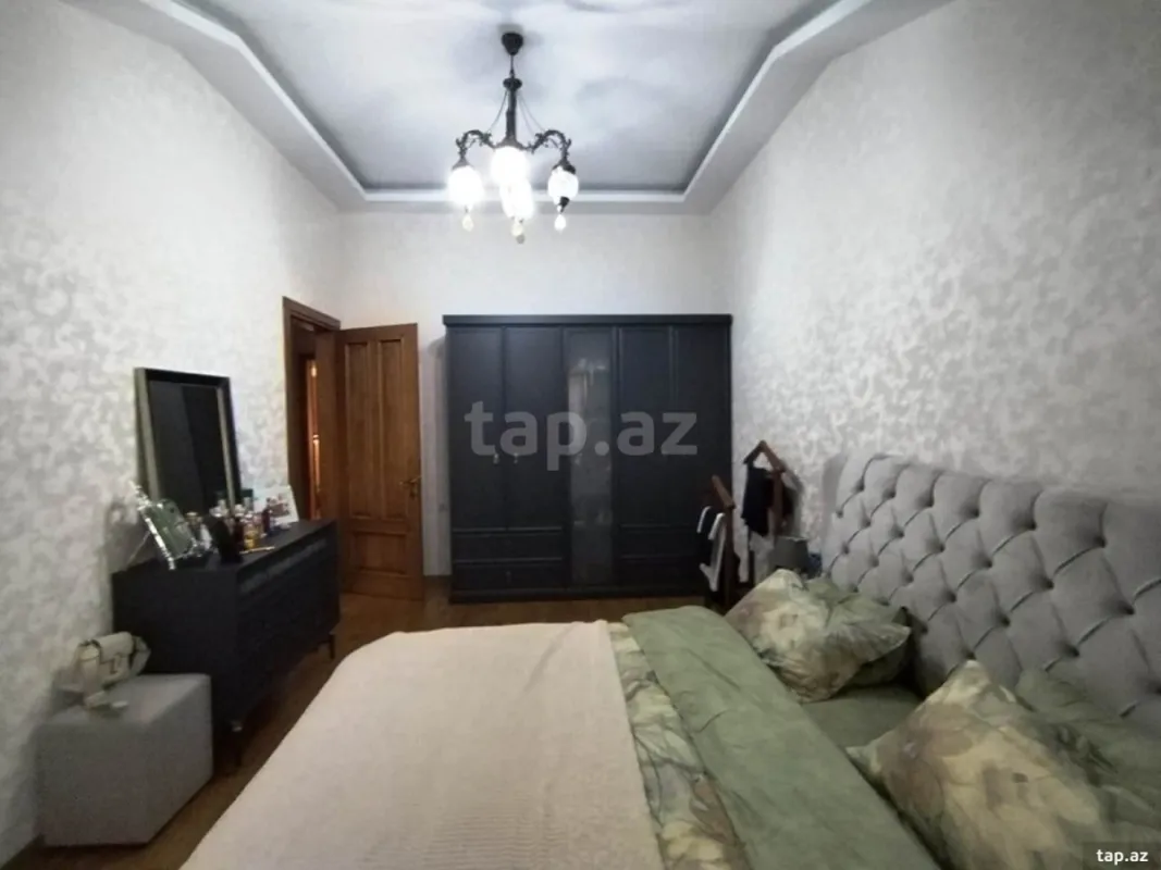 Satılır 5 otaqlı mənzil 150 m²