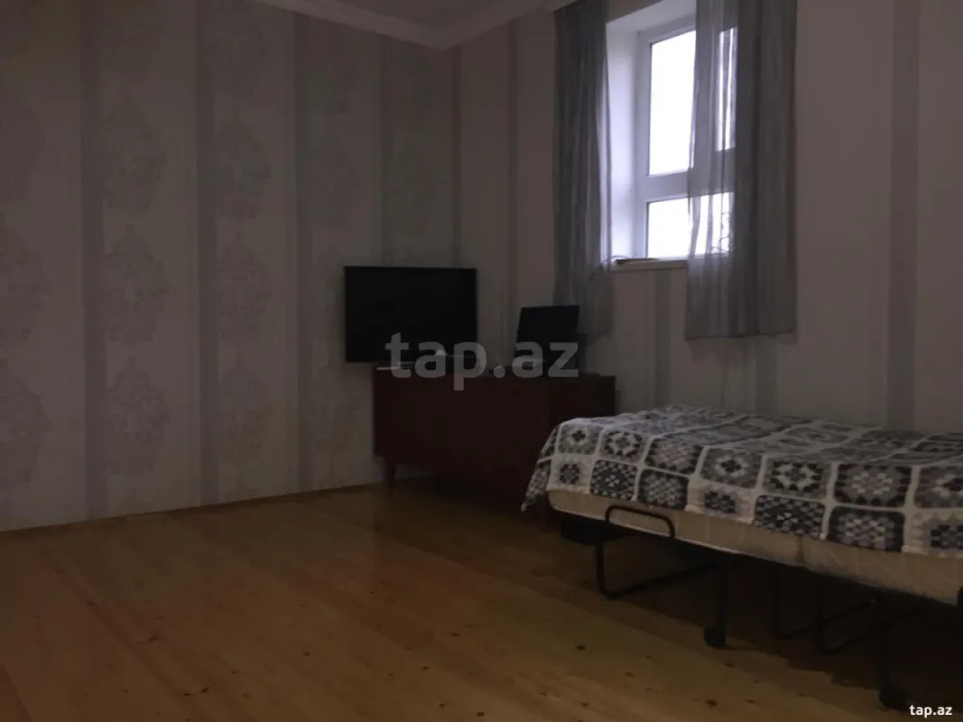Satılır 4 otaqlı həyət evi