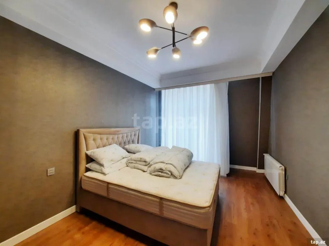 Kirayə verilir 4 otaqlı yeni tikili 160 m²