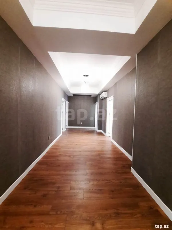 Kirayə verilir 4 otaqlı yeni tikili 160 m²