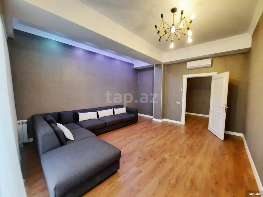 Kirayə verilir 4 otaqlı yeni tikili 160 m²