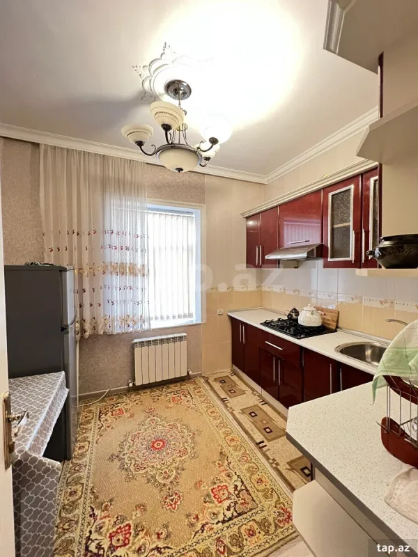 Kirayə verilir 5 otaqlı həyət evi