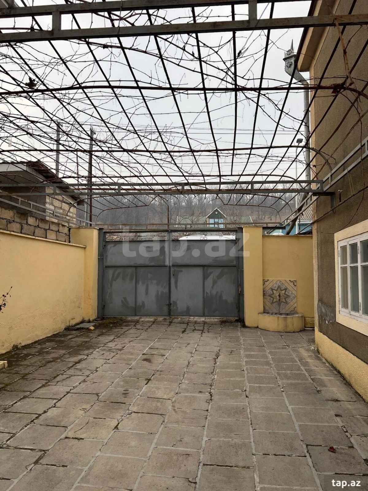 Kirayə verilir 5 otaqlı həyət evi