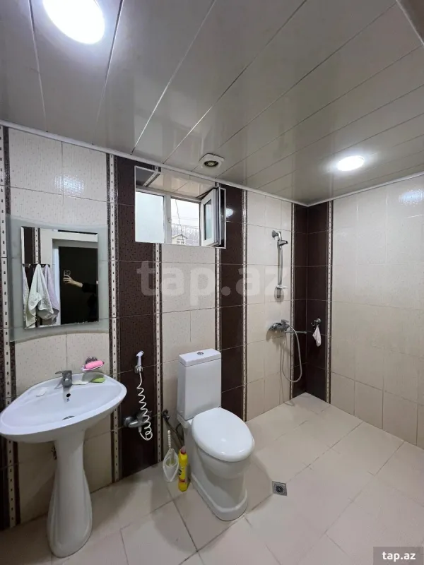 Kirayə verilir 5 otaqlı həyət evi