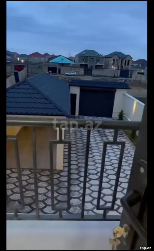 Satılır 6 otaqlı həyət evi