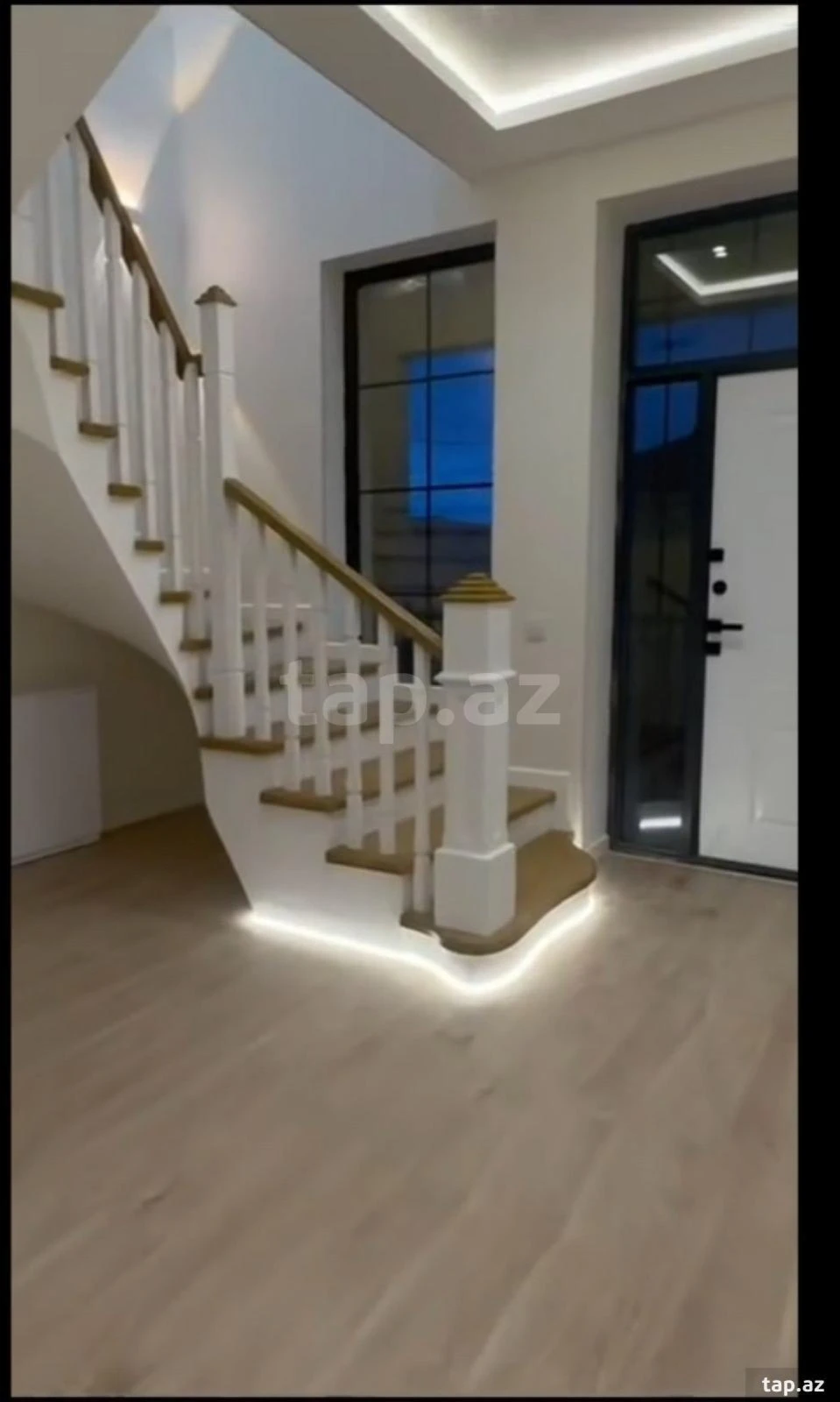 Satılır 6 otaqlı həyət evi