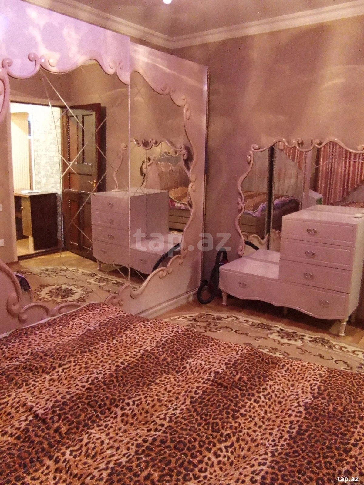 Kirayə verilir 3 otaqlı yeni tikili 85 m²