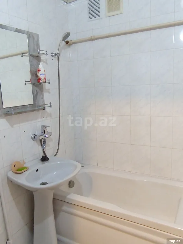Kirayə verilir 3 otaqlı yeni tikili 85 m²
