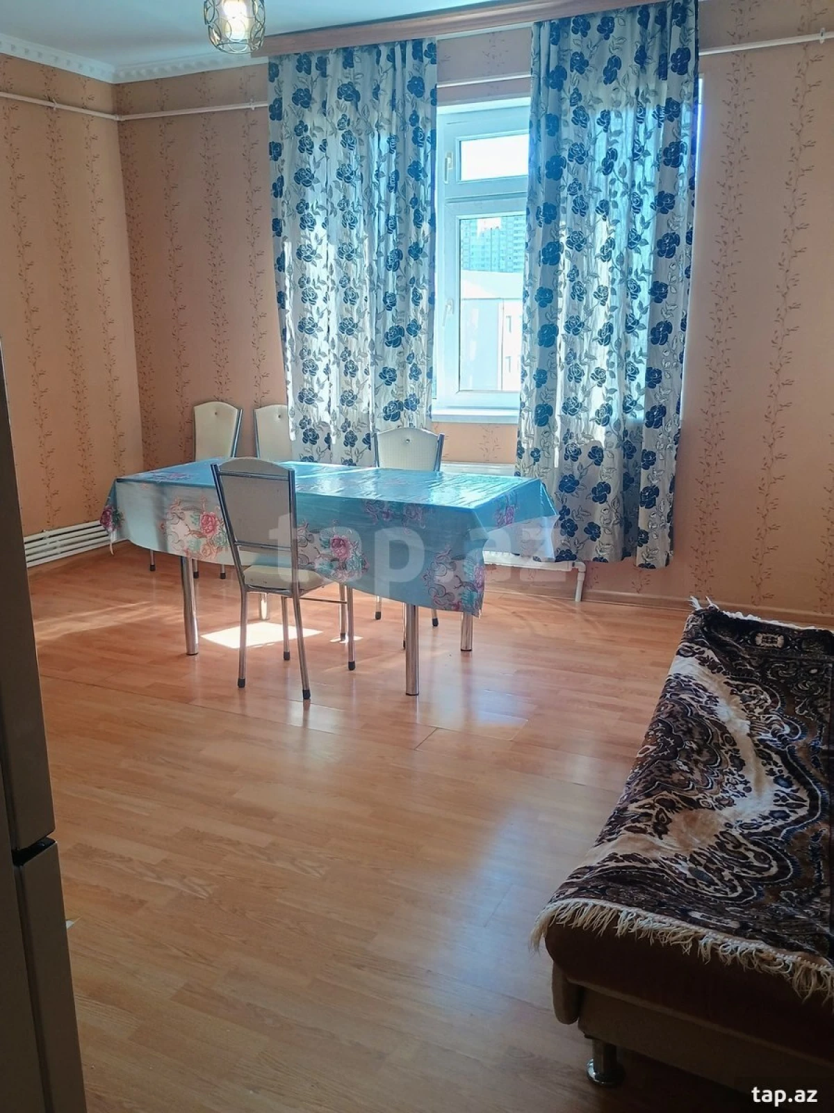 Kirayə verilir 3 otaqlı yeni tikili 100 m²