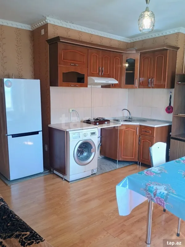 Kirayə verilir 3 otaqlı yeni tikili 100 m²