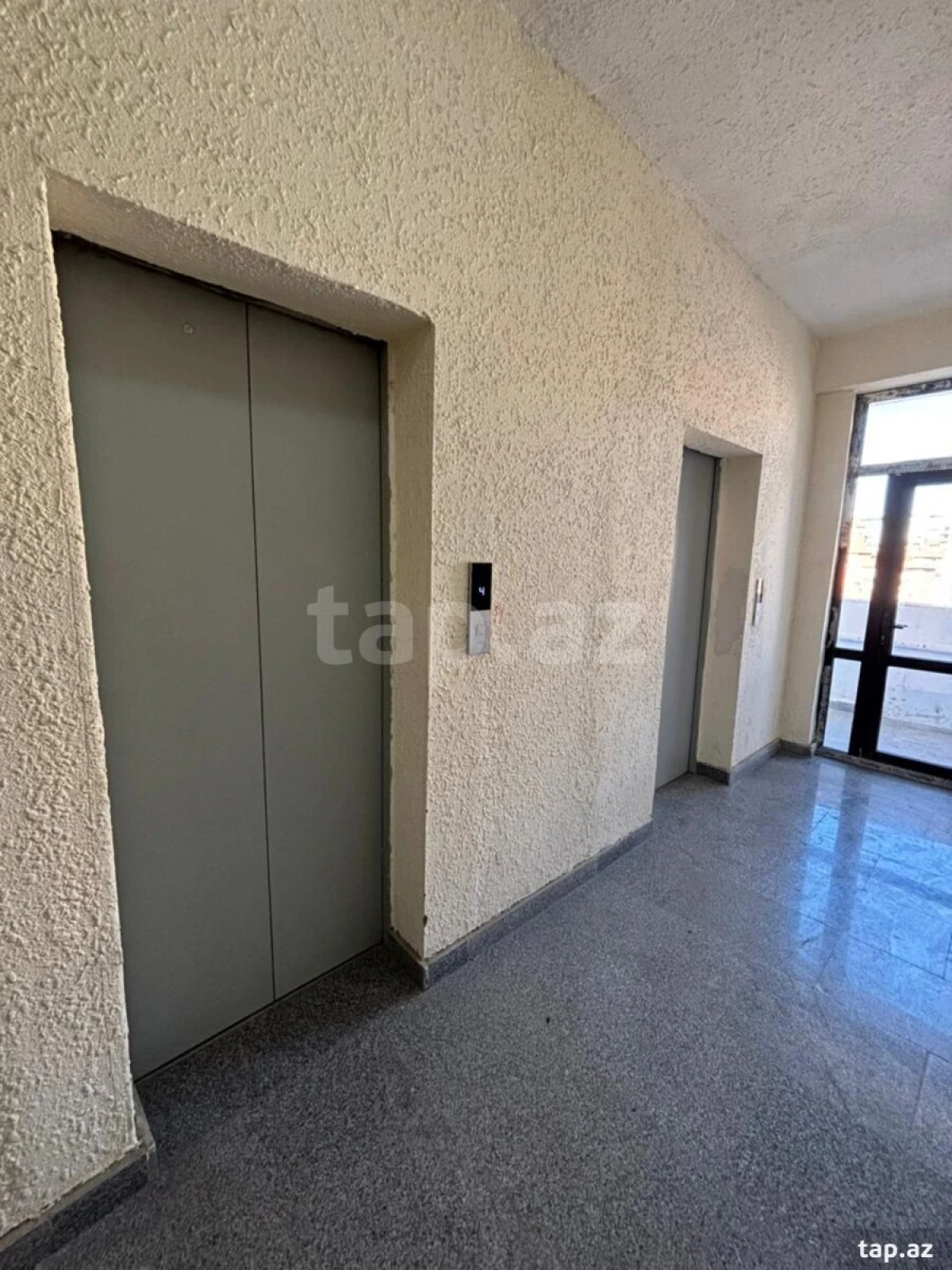 Satılır 3 otaqlı yeni tikili 70 m²