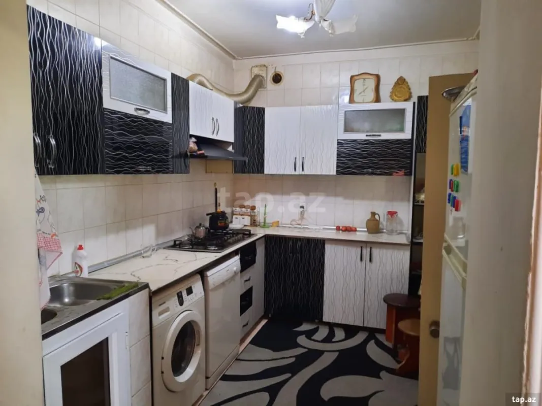 Satılır 5 otaqlı həyət evi