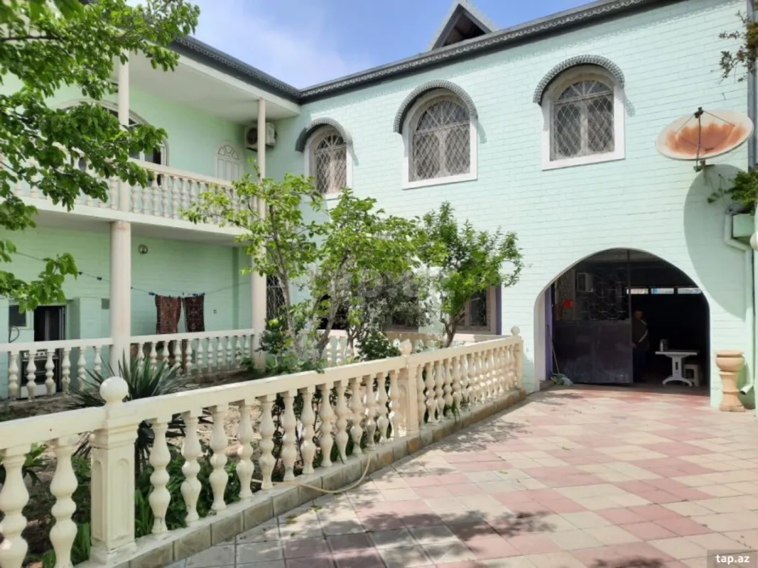 Satılır 5 otaqlı həyət evi